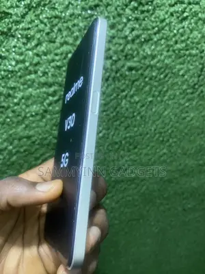 Realme V30 128 GB Silver