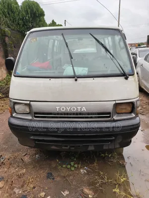 Toyota HiAce 1998 White