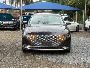 Hyundai Azera 2017 Black