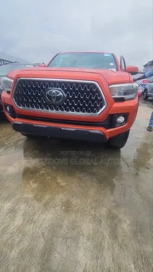 Toyota Tacoma 2018 Orange