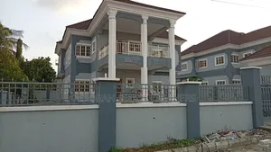 4bdrm Duplex in Basic Estate for rent