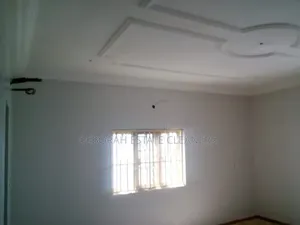 4bdrm Duplex in Basic Estate for rent