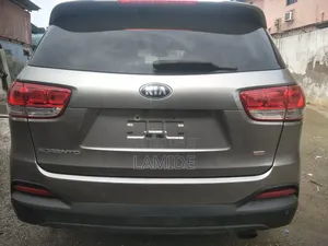 Kia Sorento 2017 Gold