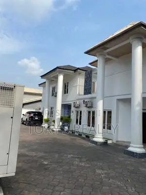 10bdrm Duplex in Lekki Phase 1 for sale