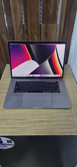 Laptop Apple MacBook 2018 16GB Intel Core i7 SSD 512GB