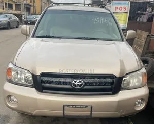Toyota Highlander 2005 Gold