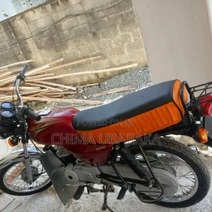 Bajaj Boxer 2025 Red