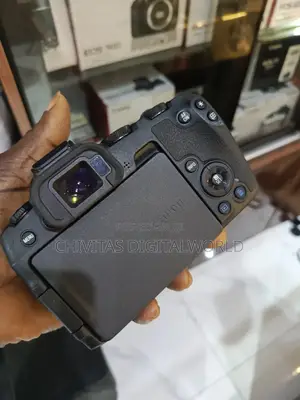 Canon Eos R8