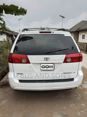 Toyota Sienna 2006 White