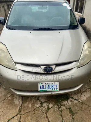Toyota Sienna LE FWD 2006 Gold