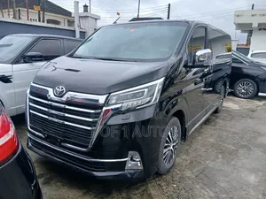 Toyota Quantum 2023 Black