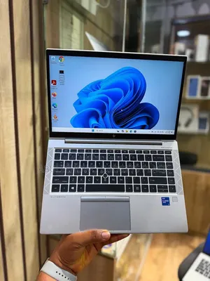 Laptop HP EliteBook 830 G8 16GB Intel Core i7 SSD 512GB