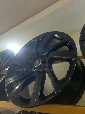 Range Rover 21inches Hse Sport Dynatic Glose Black