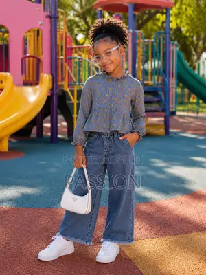 Stylish Girls’ Floral Blouse and Wide-Leg Jeans