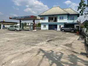Filling Station WELLS in Ifie