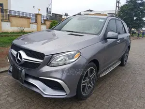 Mercedes-Benz GLE-Class 2016 Brown