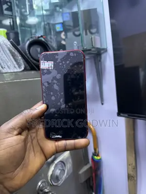 Apple iPhone 11 64 GB Red