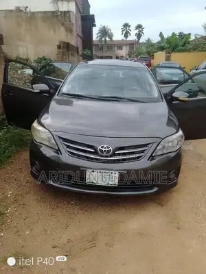 Toyota Corolla LE 4dr Sedan (1.8L 4cyl 4A) 2012 Gray