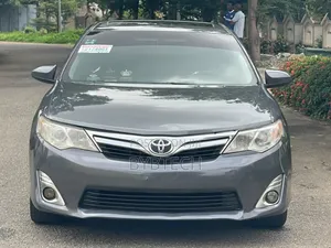 Toyota Camry XLE V6 4dr Sedan (3.5L 6cyl 6A) 2013 Gray
