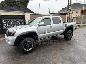 Toyota Tacoma Double Cab V6 Automatic 2011 Silver