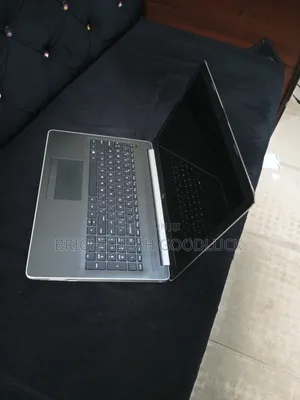 Laptop HP 250 G8 8GB AMD Ryzen 9 SSD 256GB