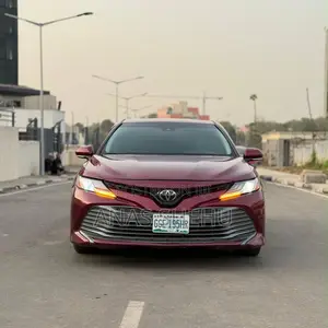 Toyota Camry XLE FWD (2.5L 4cyl 8AM) 2018 Red