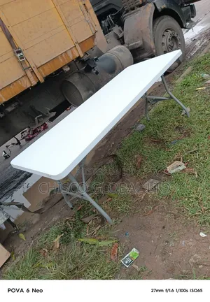 6ft Plastic Foldable Table