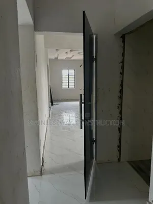 NeatFinish Glass Works at Black Glass