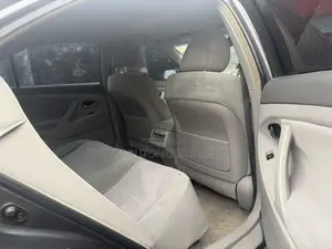 Toyota Camry LE 4dr Sedan (2.5L 4cyl 6AM) 2010 Gray