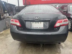 Toyota Camry LE 4dr Sedan (2.5L 4cyl 6AM) 2010 Gray
