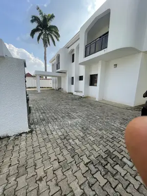 Well Renovated 2units of 6 Bedrooms Fully Detached Duplexes With Bq