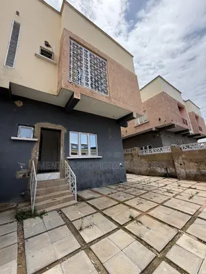 4bdrm Duplex in Paradise Estate, Life Camp for sale