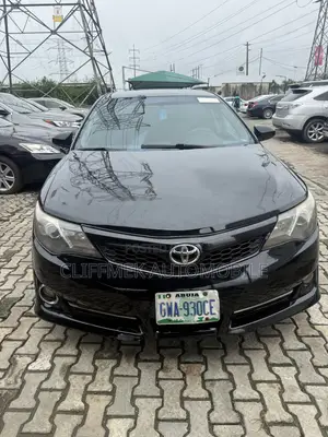 Toyota Camry SE 4dr Sedan (2.5L 4cyl 6A) 2013 Black