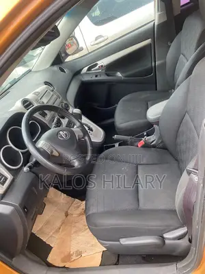 Toyota Matrix 2010 Gold
