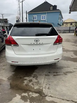 Toyota Venza LE 2012 White