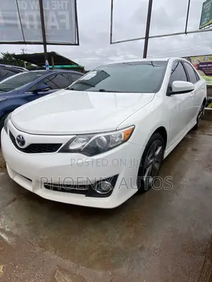 Toyota Camry SE 4dr Sedan (2.5L 4cyl 6A) 2013 White