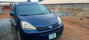 Toyota Sienna 2004 Blue