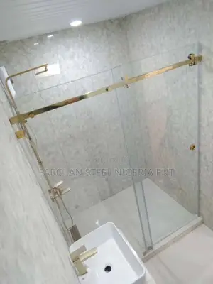 Frameless Handrail
