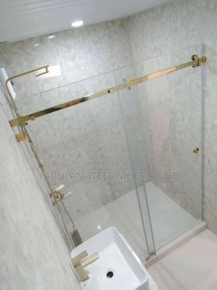 Frameless Handrail