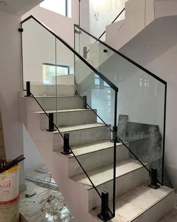 Frameless Handrail