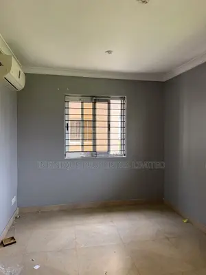 2bdrm Apartment in Lekki Phase 1 for rent