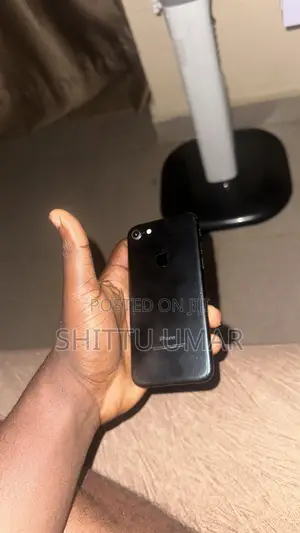 Apple iPhone 7 32 GB Black