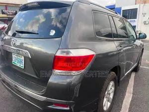 Toyota Highlander Limited 2012 Gray