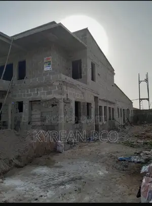 5bdrm Duplex in Eruwen Estate, Ikorodu for sale
