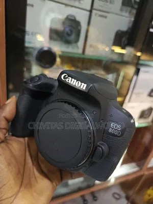 Canon Eos R100
