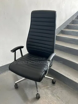 Executive Office Chair / Adjustable Chair