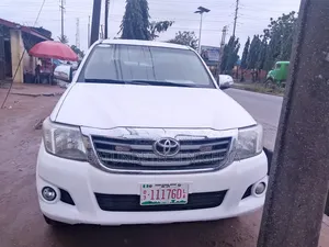 Toyota Hilux 2013 White