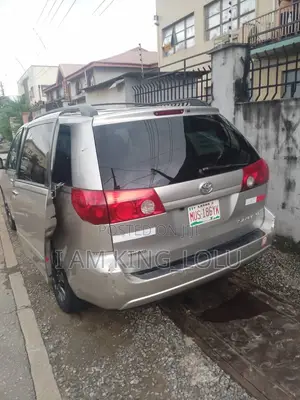 Toyota Sienna CE 2009 Beige