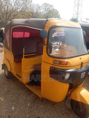 Bajaj RE 2023