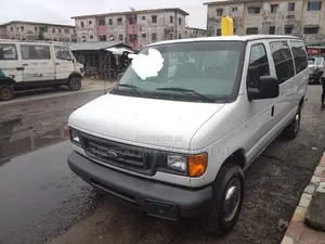 Ford E350 2004 White